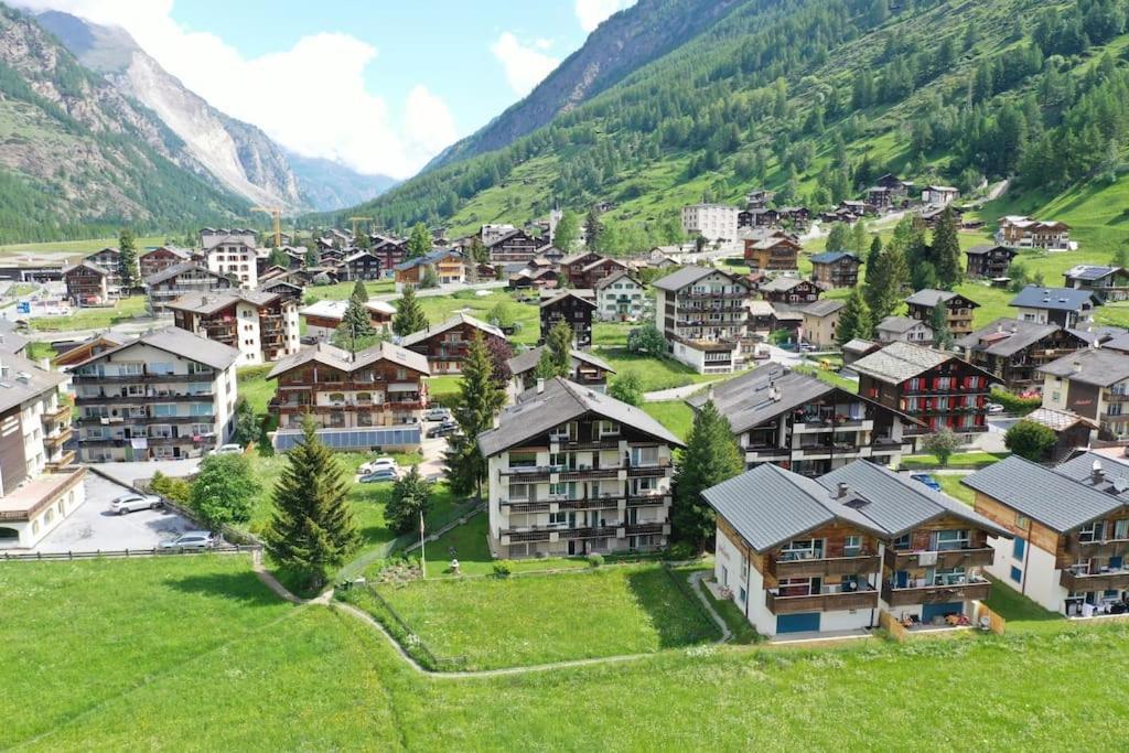 Relaxing Loft Haven Near Zermatt - Parking Free Διαμέρισμα Täsch Εξωτερικό φωτογραφία