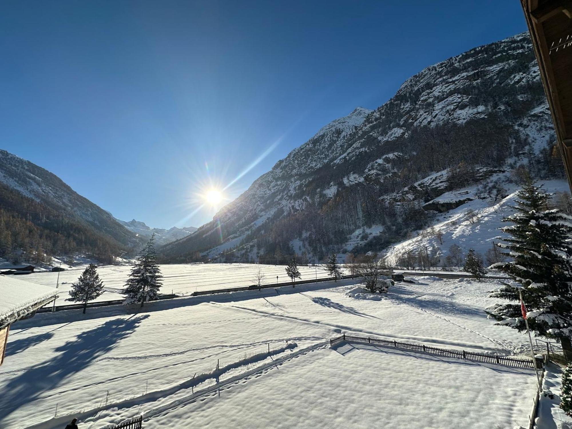 Relaxing Loft Haven Near Zermatt - Parking Free Διαμέρισμα Täsch Εξωτερικό φωτογραφία